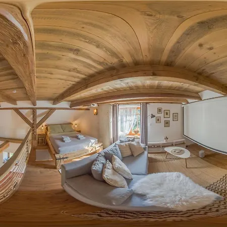 By Interhome